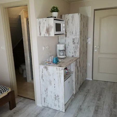 Zorka Apartman 게스트하우스 *